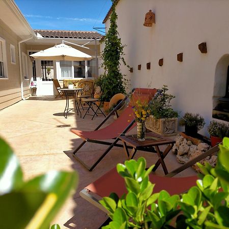 Azafran Consuegra Guest House Bagian luar foto