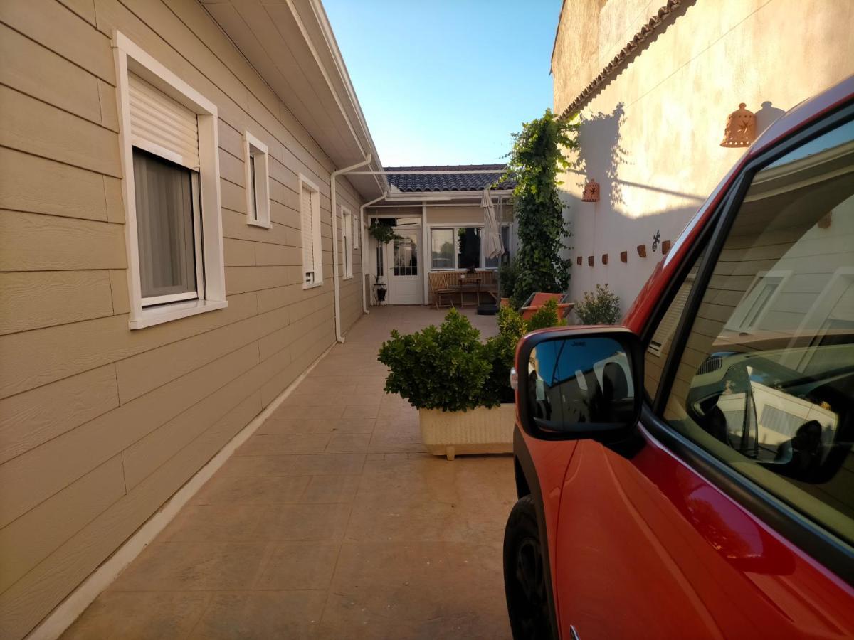 Azafran Consuegra Guest House Bagian luar foto