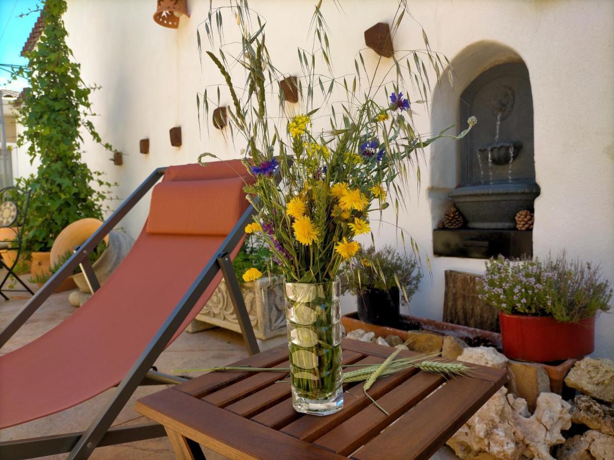 Azafran Consuegra Guest House Bagian luar foto