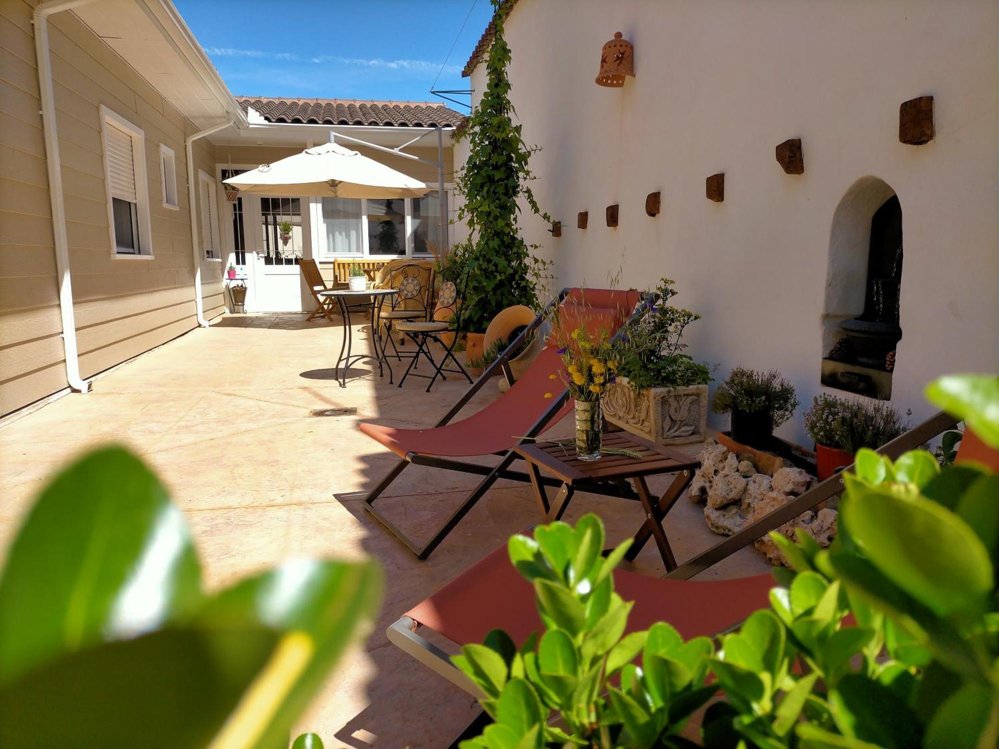 Azafran Consuegra Guest House Bagian luar foto